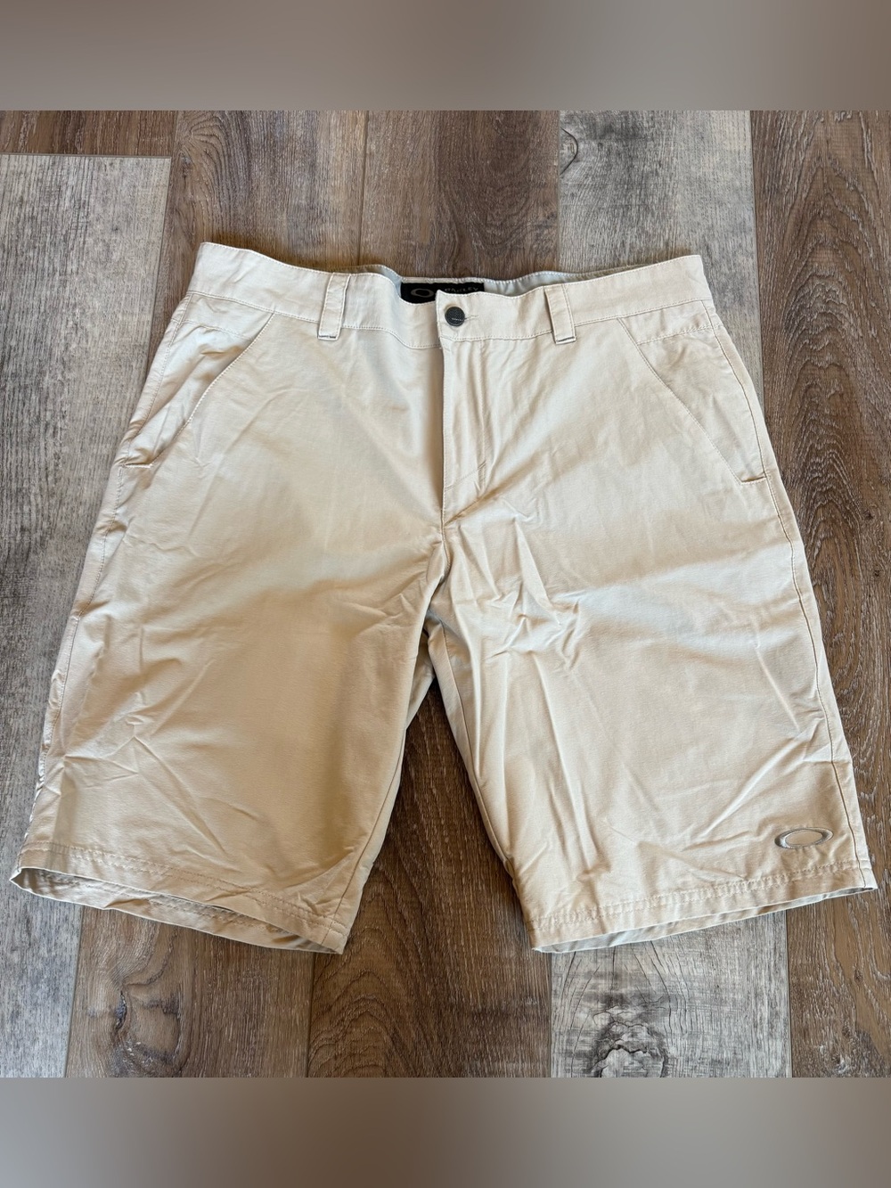 Oakley Men's Cream Flat-Front Performance Shorts